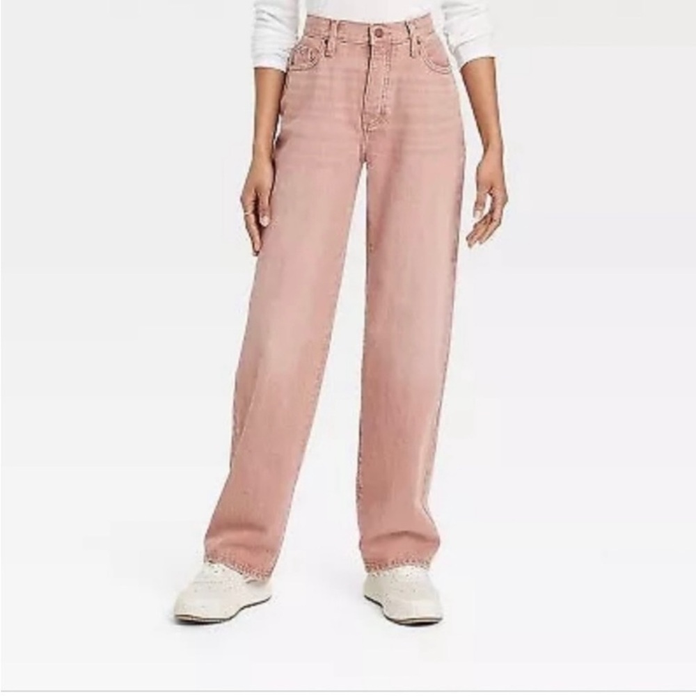NWT Universal Thread 90's Baggy
Pink Distressed Jeans new